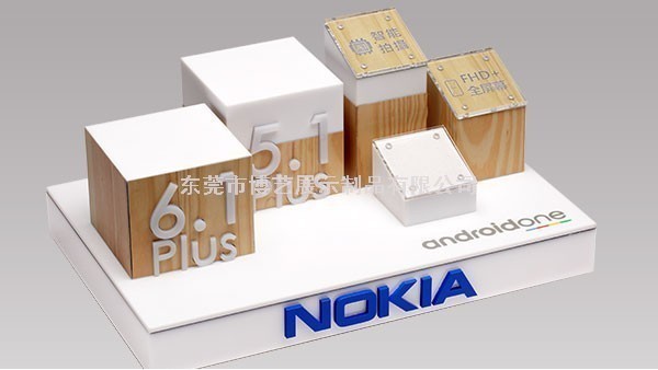 一個(gè)亞克力展架是如何生產(chǎn)出來的呢？